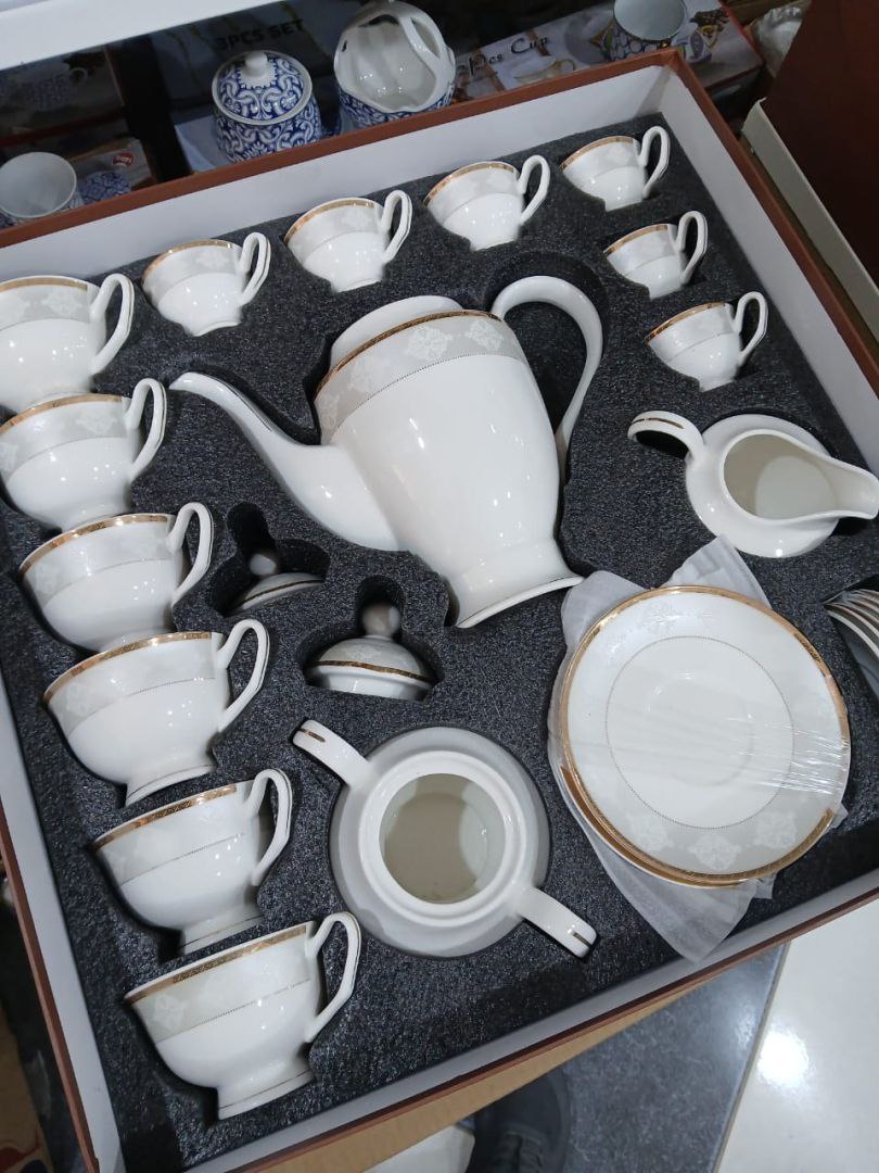 Service Café 24 Pièces – طقم قهوة راقي 24 قطعة